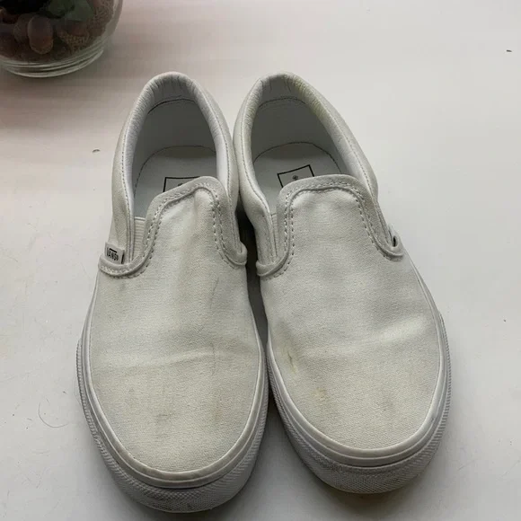 Vans off The Wall White slip on loafer Sz 1.5 - Picture 1 of 9